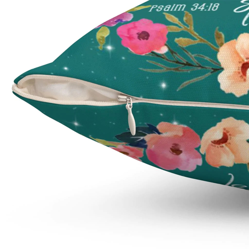 Bible Verse Pillow - Jesus Pillow - Wreath Pillow - Christmas Gift For Christan - Psalm 34:18 The Lord is close to the brokenhearted Throw Pillow