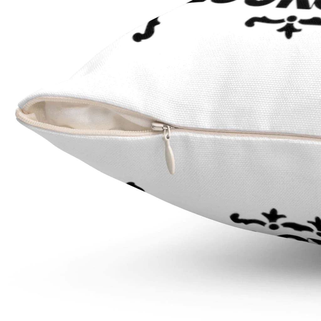 Jesus Pillow - Gift For Christian - This is what a praying woman looks like pillow
