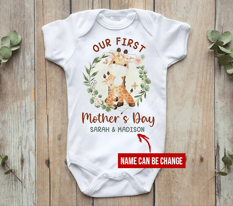 Personalized First Mother's Day Giraffe Baby Gift For Mom And Baby Newborn Onesies - HN08